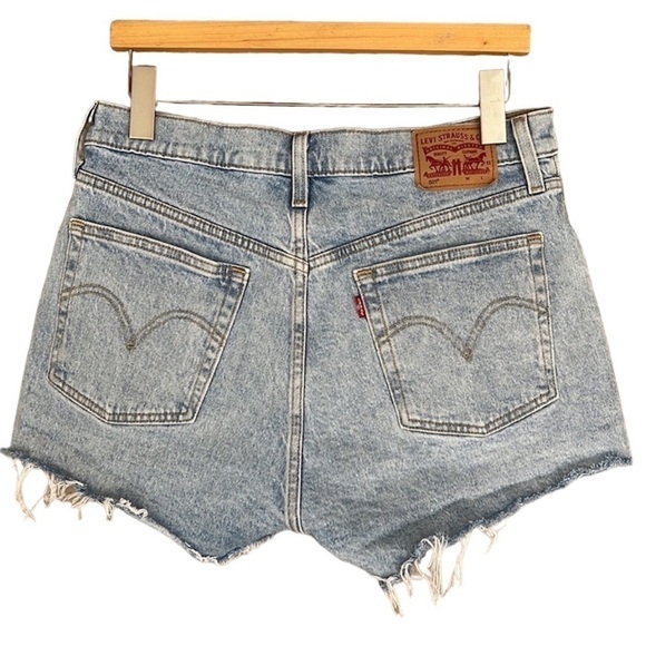 Levi’s 501 High Rise Cut Off Jean Shorts Light Wash Button Fly - Picture 4 of 13